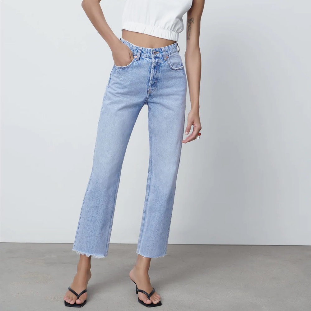 ZARA HI-RISE STRAIGHT LEG JEANS